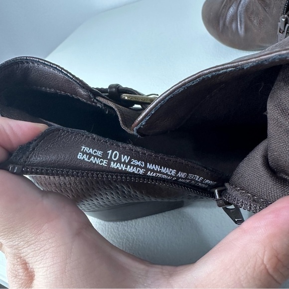 Cloudwalkers by Avenue Brown Tracie Zip Up Booties Size 10 Wide - Picture 8 of 9